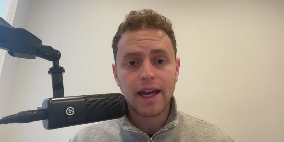 News collage showing JD Vance, Trump, and imagery related to press freedom and political controversy