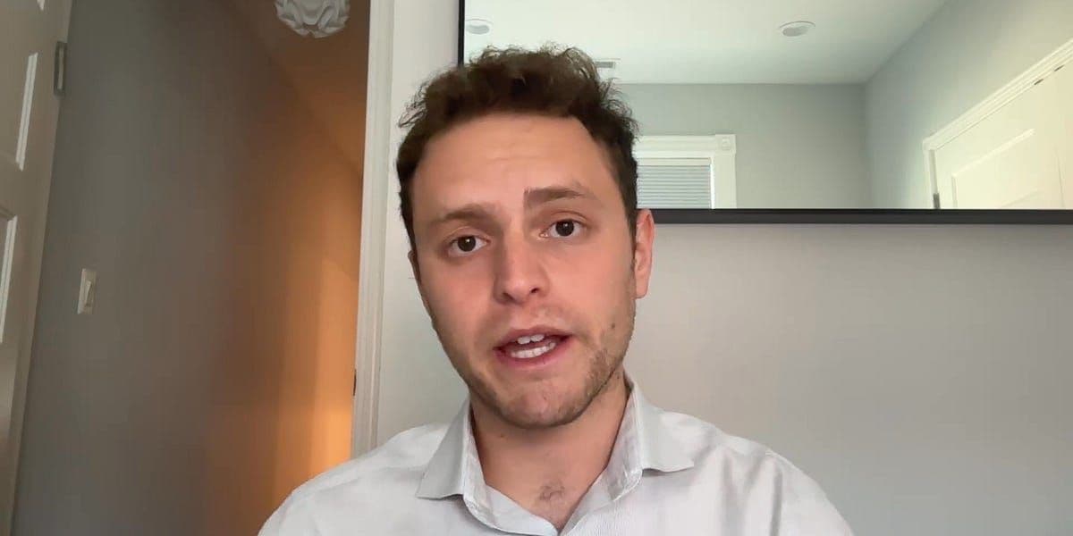 News collage showing Mexico-US trade dispute, Tulsi Gabbard security clearance controversy, and CDC leadership changes